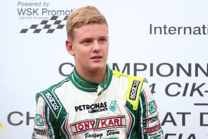 El hijo de Schumacher en el segundo lugar del podio