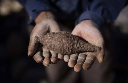 El hilado de Nora Argentina Corbera, una de las hilanderas del agua