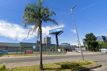 El hipermercado de Bancalari es uno de los primeros locales que abrió Walmart en la Argentina y que después terminó en manos del grupo GDN