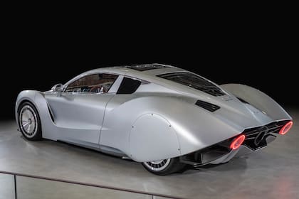 El Hispano Suiza Carmen rinde homenaje a la mítica automotriz de lujo española
