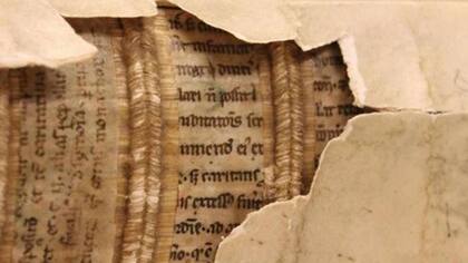 El historiador Erik Kwakkel descubrió bibliotecas secretas con empastados medievales