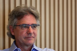 La advertencia por el plan económico de Milei de un investigador argentino que estudió en Oxford