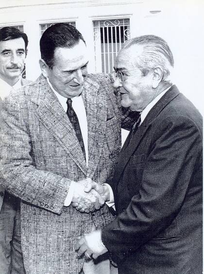 El histórico abrazo Perón-Balbin