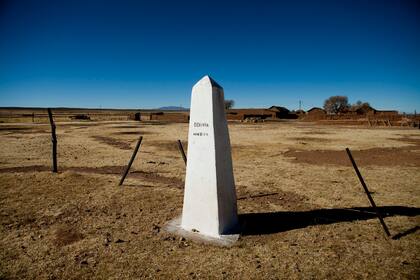 El hito que marca el límite con Bolivia.