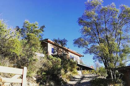 El hogar que construyeron. En su empresa, Noa se dedica a la construcción ecológica y saneamiento de aguas.