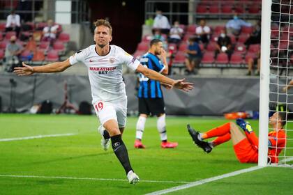 El holandés Siem De Jong acaba de señalar el gol del empate 1-1 de Sevilla en la final de la Europa League frente a Inter de Milán.