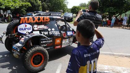 El holandés Tom Coronel en Atyrá, en el primer día de competencia