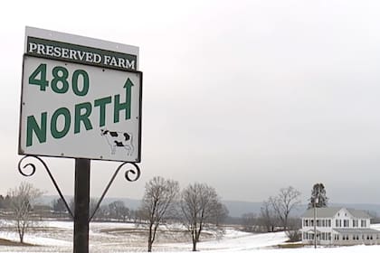 El hombre afirmó que no quería que las granjas fueran destruidas por nuevos desarrollos