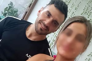 Un hombre apuñaló a su pareja, su hija se tiró del auto para escapar y él se suicidó