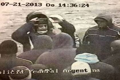 La foto observada por la policía