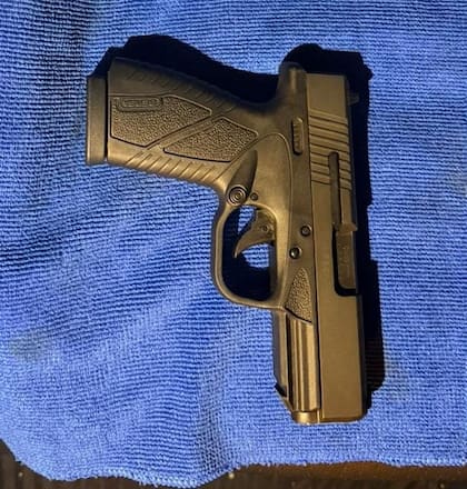 El hombre contaba con una semiautomática Bersa