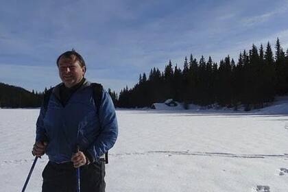 El hombre de 60 años difundía teorías conspirativas contra la enfermedad a la que había tildado de "gripecita"