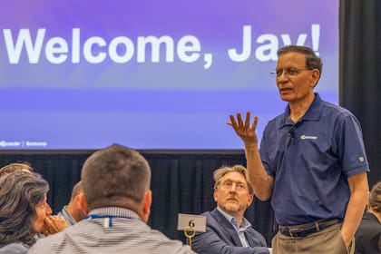 El hombre de 65 años también fundó SecureIT, CoreHarbor, CipherTrust y AirDefense, antes de convertirse en un exitoso y millonario empresario