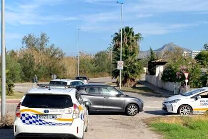 El hombre de 72 años y nacionalidad argentina fue encontrados a las afueras de su domicilio en Puerto de Alcúdia, Mallorca