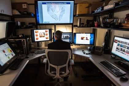 El hombre engañó a las autoridades de EE.UU., pudo cobrar miles de dólares en prestaciones y consiguió una licencia de conducir