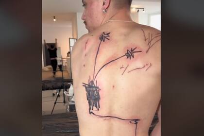 El hombre explicó que quería realizarse el dibujo de sus dos hijos pequeños
