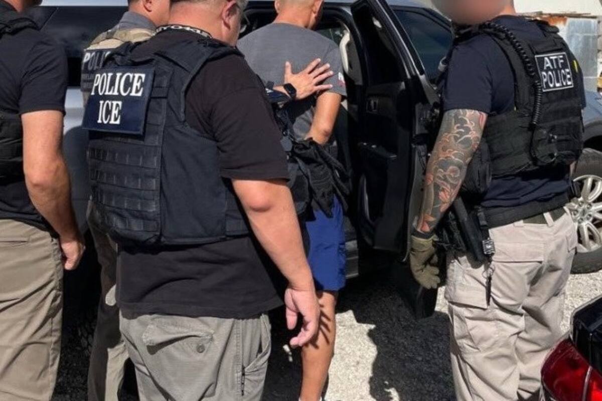 O ICE os enviou para o Texas. A nova ordem de Trump contra migrantes que não processaram a sua residência a tempo O ICE os enviou para o Texas. A nova ordem de Trump contra migrantes que não processaram a sua residência a tempo