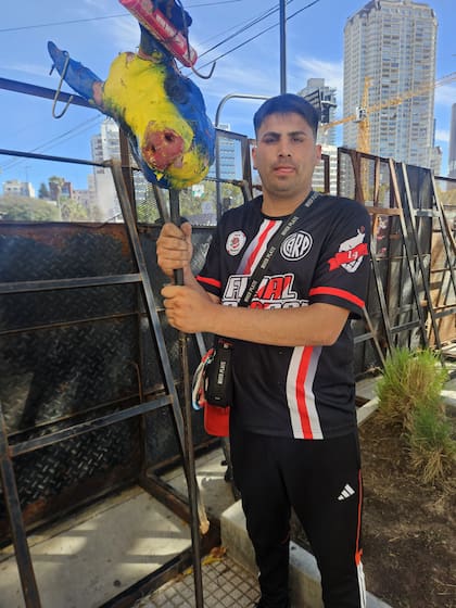 El hombre fue demorado cerca del ingreso a la cancha