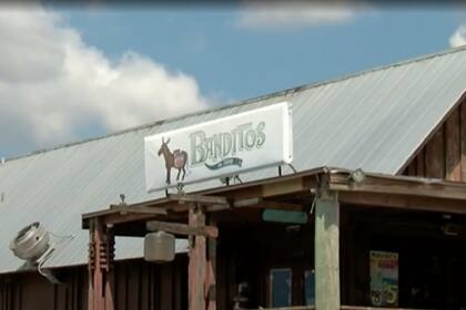 El hombre fue rescatado, pero tuvieron que amputarle el brazo