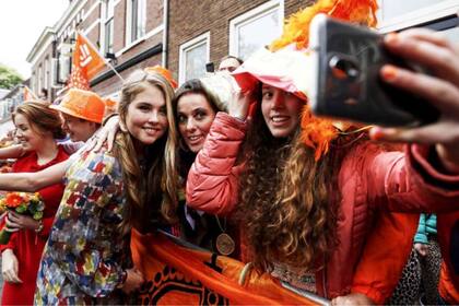 El hombre había amenazado a Amalia, entre otras cosas, con ir a buscarla en las celebraciones del Día del Rey, una fiesta muy popular en Holanda