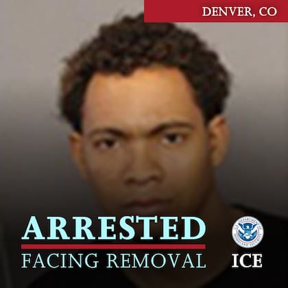 El hombre identificado como Abraham González fue liberado después de pasar once meses de prisión; el ICE lo arrestó treinta segundos después de su salida