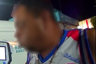 Un conductor borracho tomó medio litro de agua en segundos para intentar evitar dar positivo