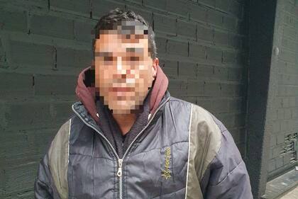 El hombre que robó la dietética y luego fue arrestado.