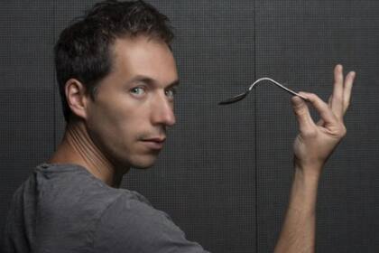 El hombre tuvo rápidos reflejos para huir del accidente (Foto Instagram @jeanpaulmago)