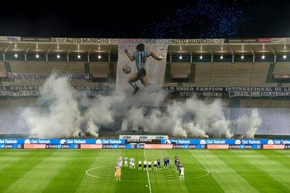 El homenaje a Diego Maradona por parte de Talleres, antes del partido