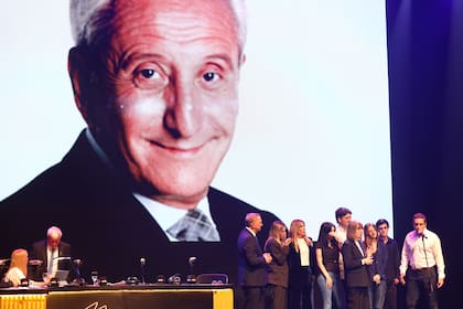 El homenaje a Néstor Ibarra, en los 100 años de Radio Mitre