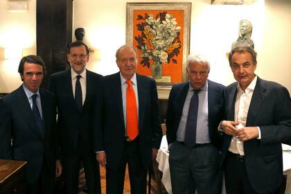 El homenaje fue por haberse cumplido un año de la abdicación del rey de España