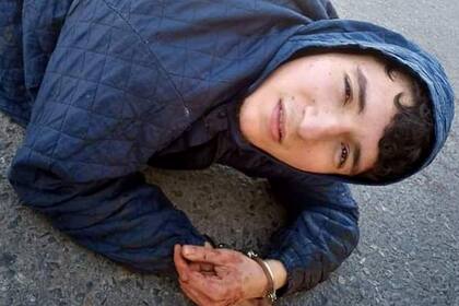 El homicida, de 19 años, al ser detenido