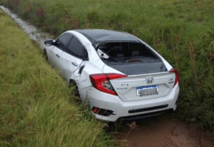 El Honda Civic hallado en la zanja lindera