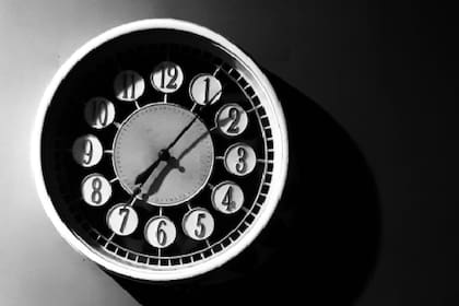 El horario de invierno llegará el 5 de noviembre de 2023