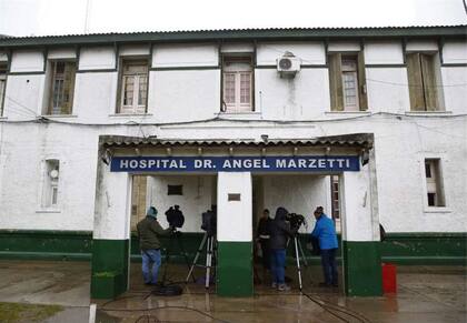 Puerta del hospital donde trabajaban los médicos falsos 