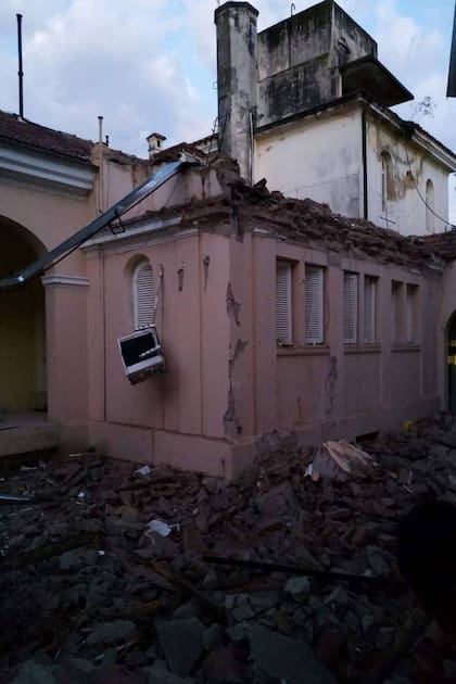 El hospital continuará funcionando, ya que las insatlaciones de la parte nueva no fueron afectadas por el derrumbe