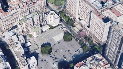 El Hospital de Clínicas quedaría en el estacionamiento de enfrente