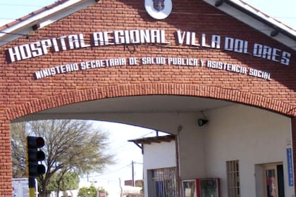 El Hospital Regional de Villa Dolores, establecimiento médico al que fueron trasladadas ambas menores y donde se constató su fallecimiento