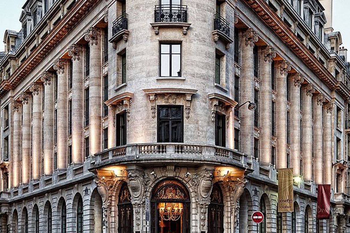 el hotel banke de paris fue comprado por amancio 6LNCBGHHEVCN3NVLRJQ4DULEN4