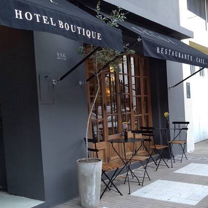 El hotel boutique de Rojas es el centro de las actividades culturales y marca el ritmo social de la ciudad