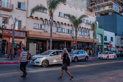 El Hotel Caesars y el restaurante están en avenida Revolucion, en la frontera sur México-Estados Unidos, Tijuana