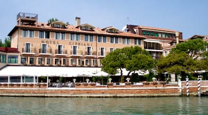 El Hotel Cipriani abrió en 1958 en la Giudecca, impulsado por Giuseppe Cipriani junto a tres herederas de la familia Guinness
