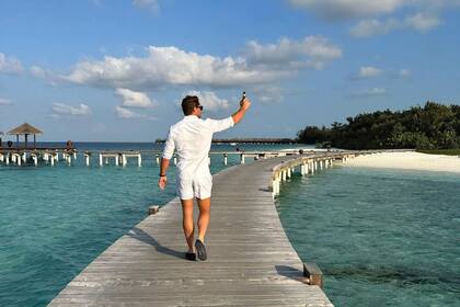 El hotel Coco Palm Dhuni Kolhu está ubicado en las playas del Atolón Baa, en el oeste de la serie de atolones del país tropical, y cuenta con diferentes villas bañadas por el mar y múltiples restaurantes, zona de fitness, spa, servicio de masajes
