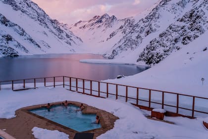El hotel cuenta con piletas climatizadas