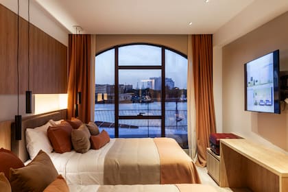 El hotel de 150 habitaciones, parte del Portal Buquebus.