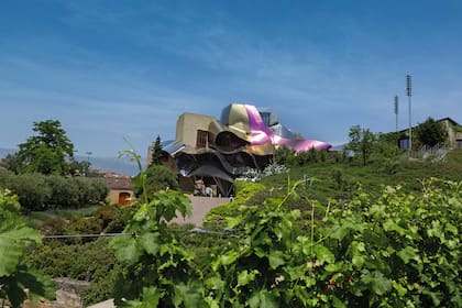 El hotel de lujo de la bodega Marqués de Riscal fue diseñado por Frank Gehry.