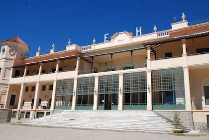 El Hotel Edén de La Falda. Se realizan visitas guiadas por sus instalaciones abandonadas.