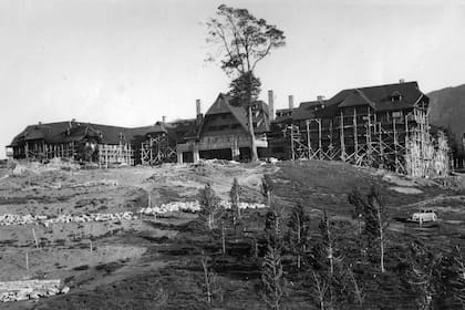 El hotel emblemático de Bariloche, en plena construcción