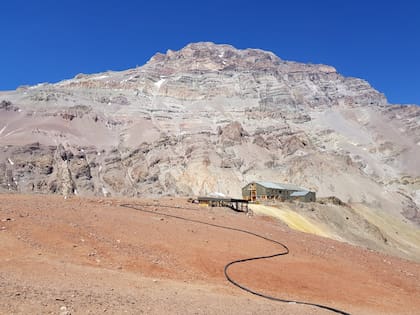 El hotel está ubicado a 4370 metros sobre el nivel del mar