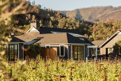 El hotel Four Seasons Resort and Residences Napa Valley se destaca por sus vistas.